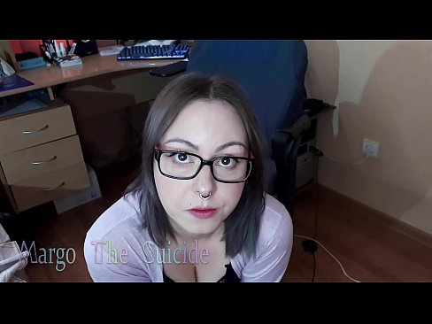 ❤️ Seksuali mergina su akiniais giliai čiulpia dildo į kamerą ️ Porno prie mūsų ❌️